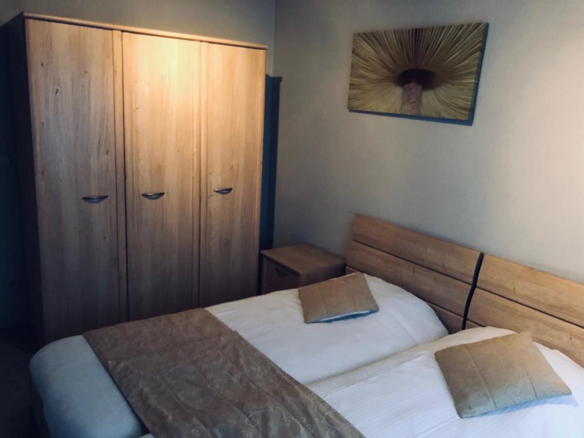 זלזטה Hotel Den Hof מראה חיצוני תמונה