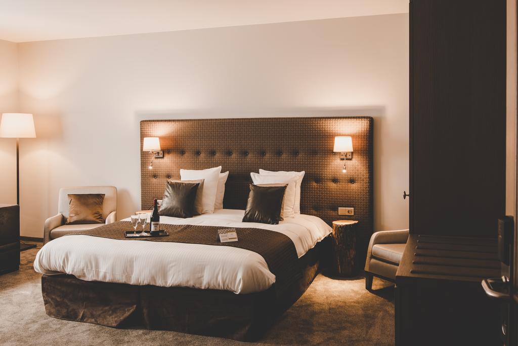 זלזטה Hotel Den Hof מראה חיצוני תמונה